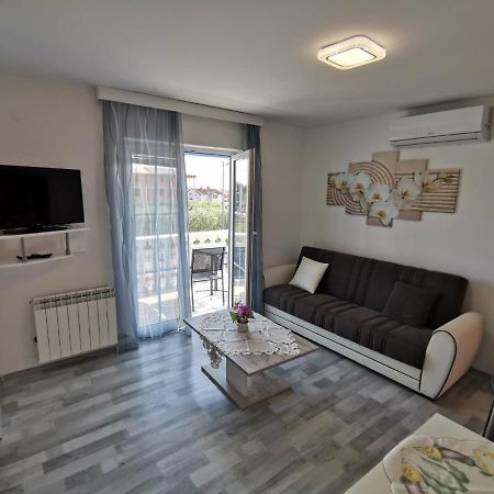 Apartments Toni Porec Esterno foto