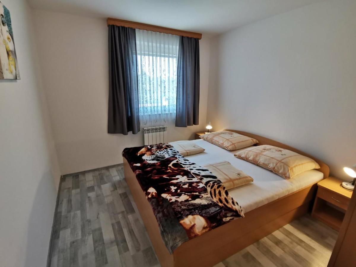 Apartments Toni Porec Esterno foto