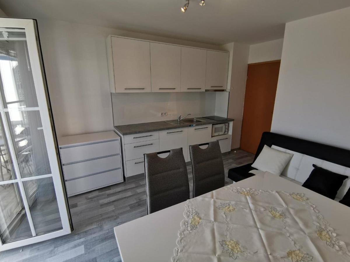 Apartments Toni Porec Esterno foto